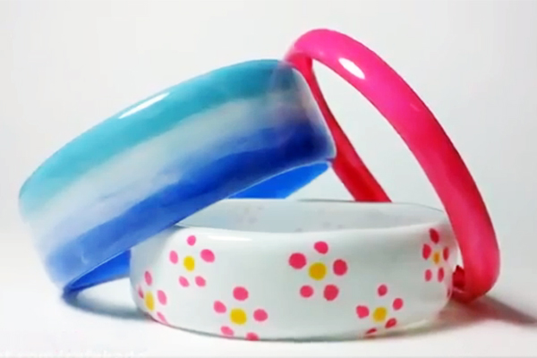 ویدیو: دستبند هایی از جنس بازیافت !