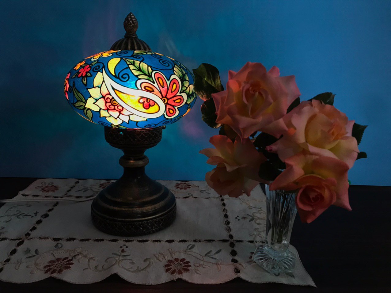 چراغ رومیزی عدسی پایه دار طرح بیتا