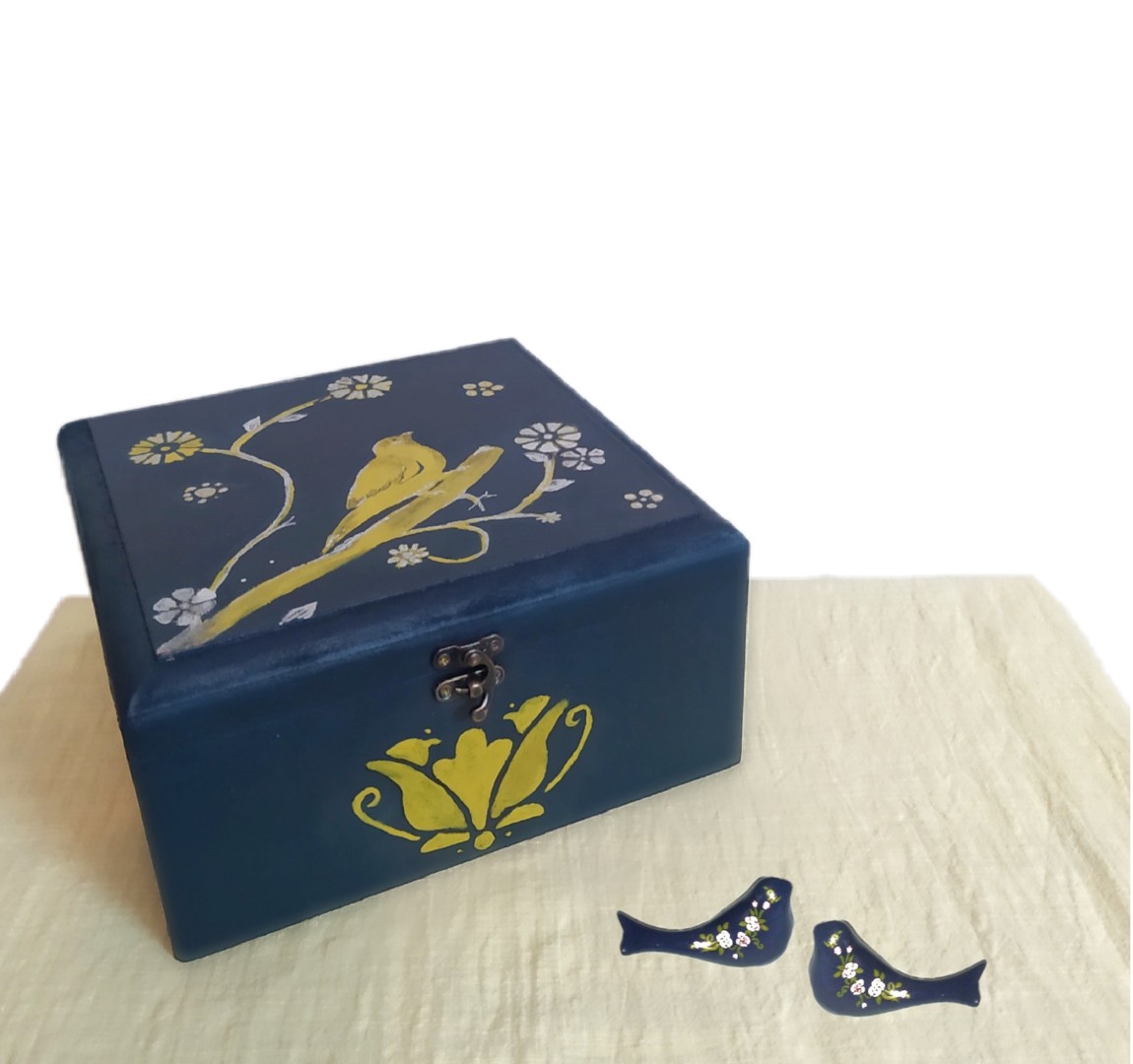 صندوقچه گل و پرنده طلایی