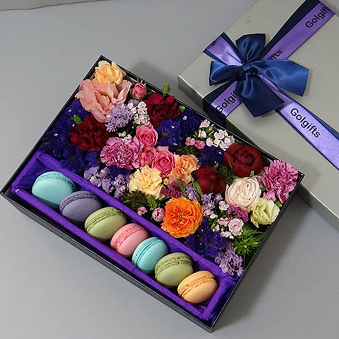 باکس سفارشی گل طبیعی و ماکارون Sweet box