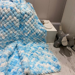 پتوی نوزادی کاموایی آبی و سفید