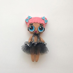 عروسک نمدی دختر سیاه پوست با پیراهن مشکی 40 سانتی متری