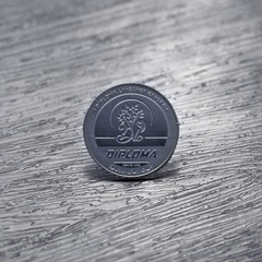 بج سینه برنجی با طرح اختصاصی