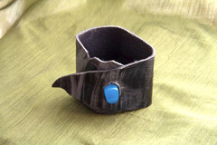 دستبند چرم طبیعی و سنگ